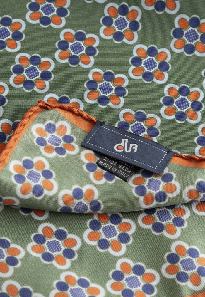 Green silk pocket square - Image 5