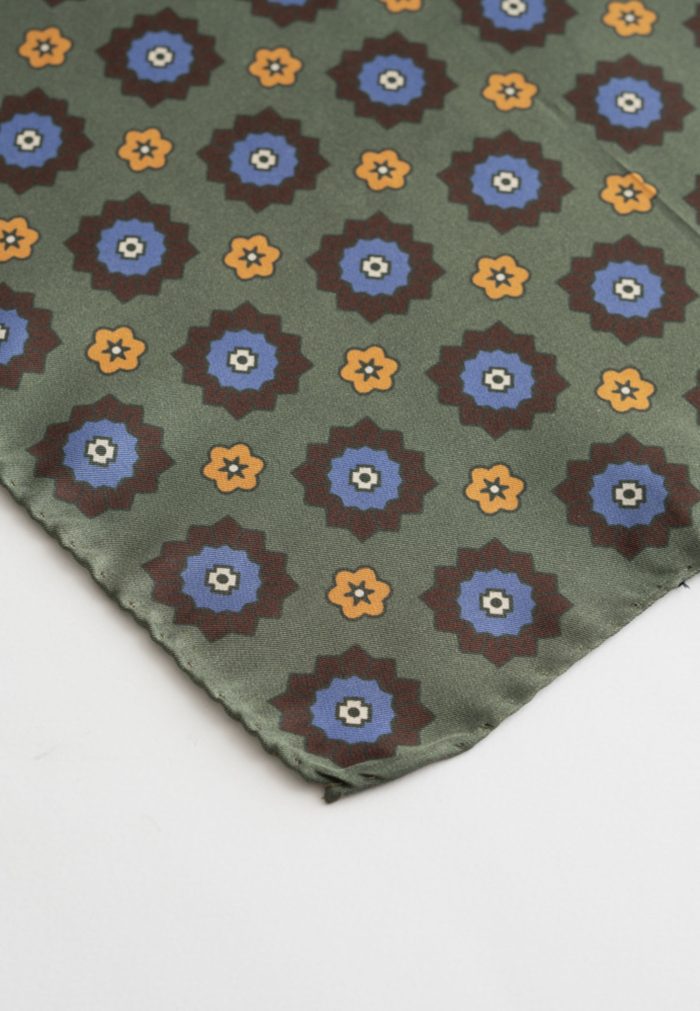 Green silk pocket square - Image 3