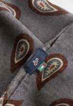 Grey paisley scarf 100% Wool - Image 4