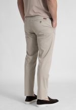 Beige Light gabardine stretch cotton chinos trousers - Image 3