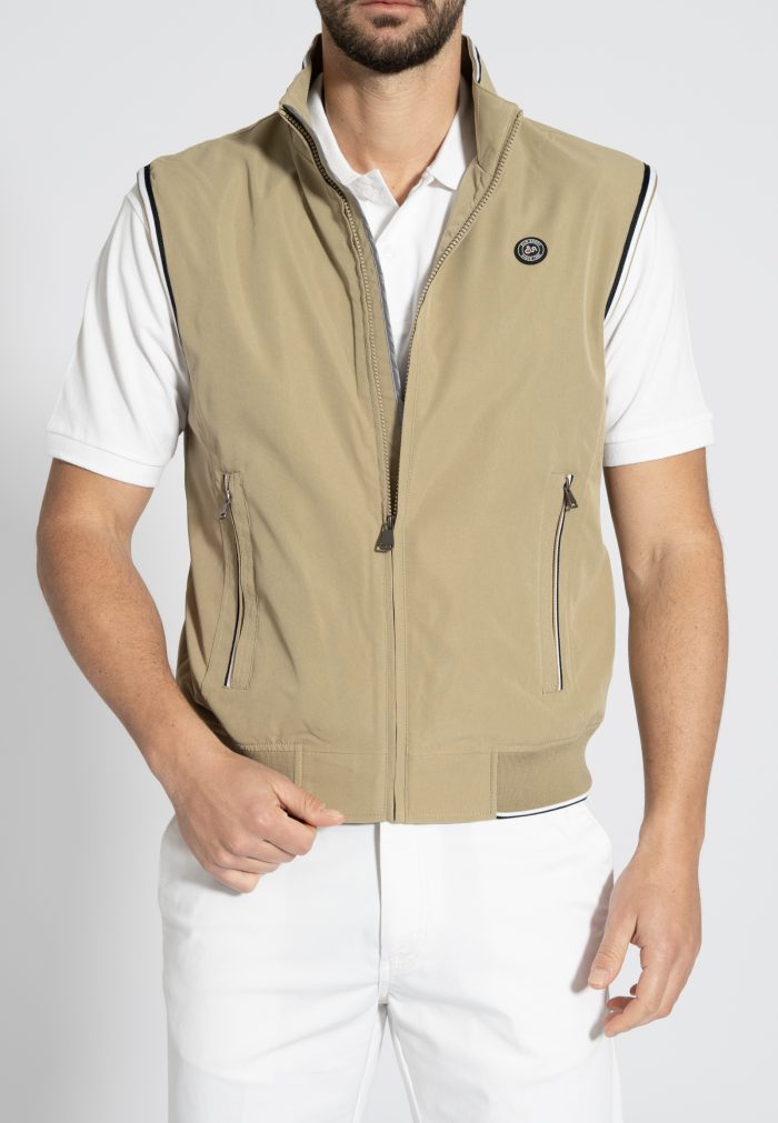Regular fit sleeveless vest - Image 2