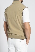 Regular fit sleeveless vest - Image 3