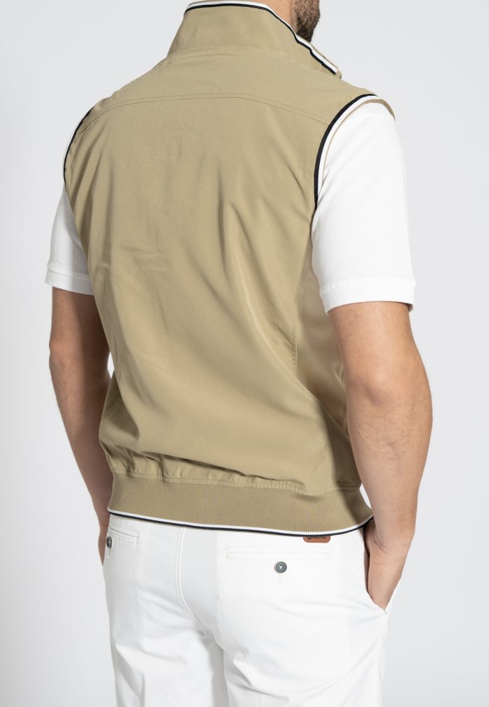 Regular fit sleeveless vest - Image 3