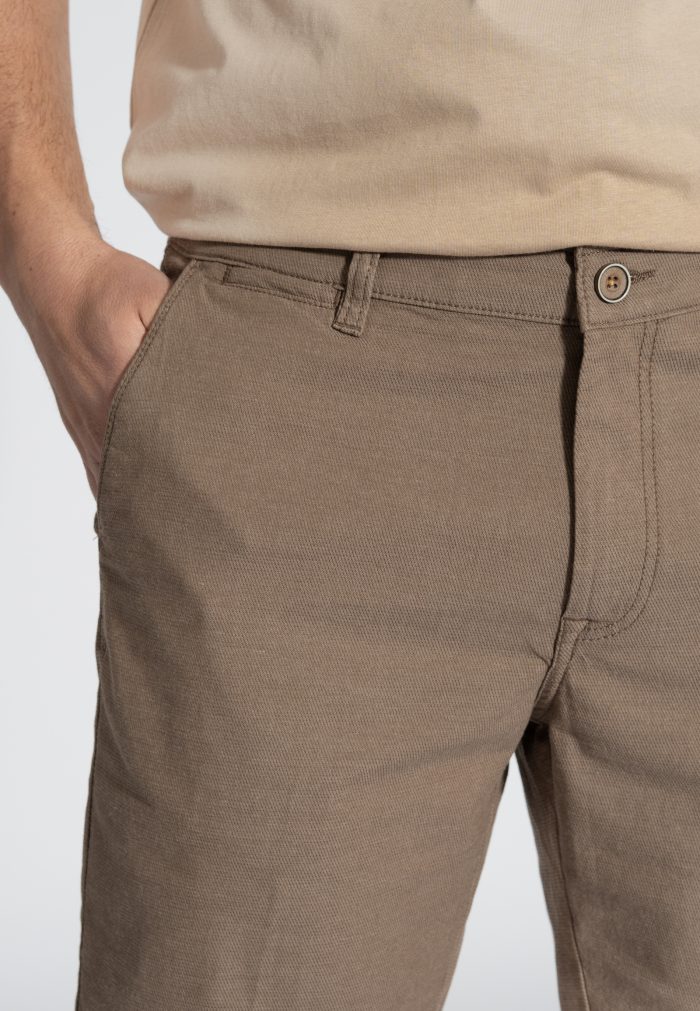Cinnamon dobby stretch regular fit bermuda - Image 4