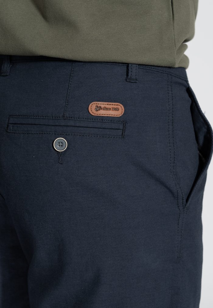 Marine blue dobby stretch regular fit bermuda - Image 5