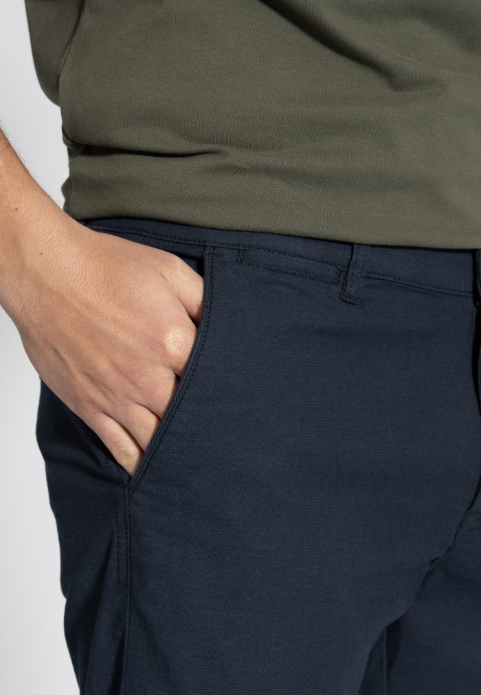 Marine blue dobby stretch regular fit bermuda - Image 6