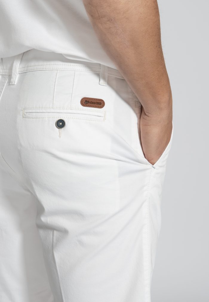 White Gabardine regular fit bermuda - Image 5